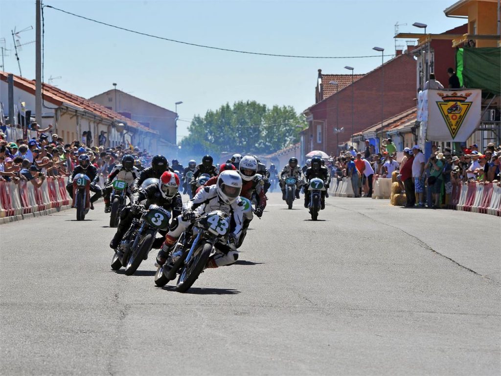 Carrera de motos clásicas 2t en 2015