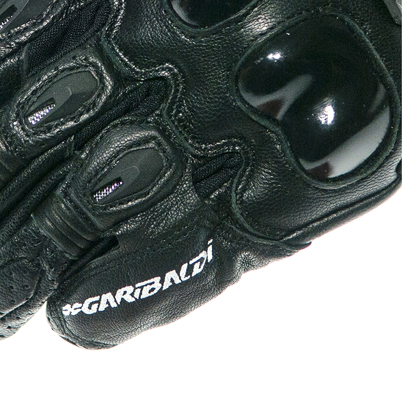 el bridge es un aplique que proteje el dedo meñique