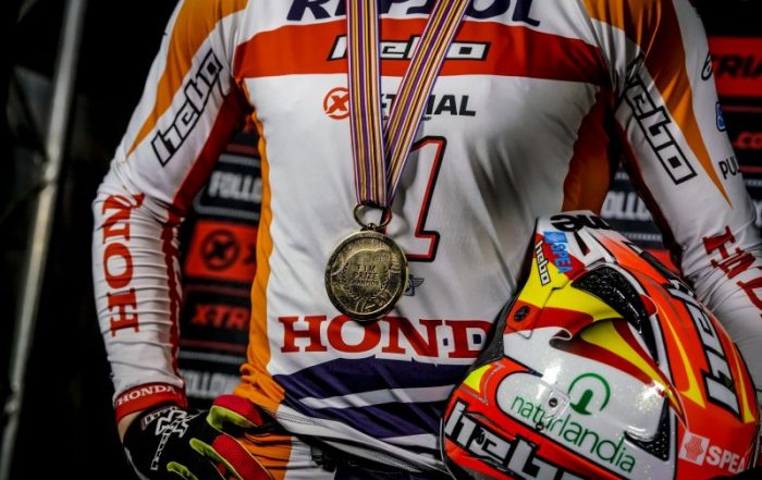 CASCO TRIAL HEBO ZONE 4 KONTROX ROJO