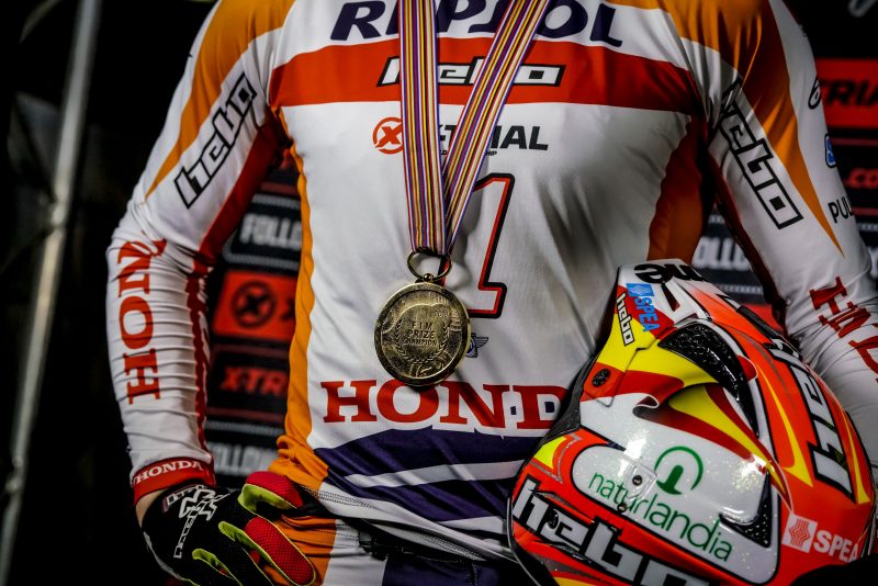 CASCO TRIAL HEBO ZONE 4 KONTROX ROJO