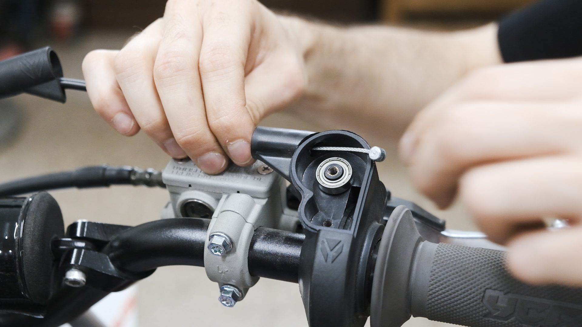 como cambiar el mando de gas